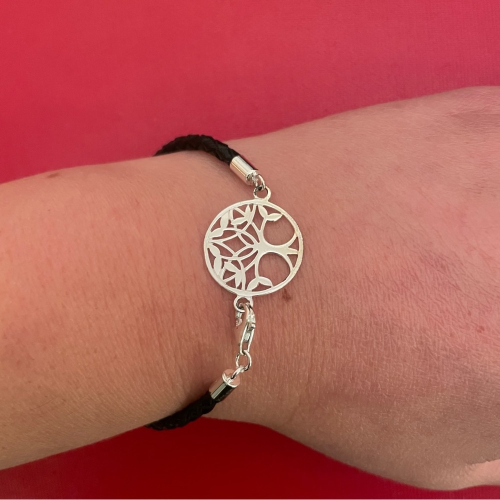 🍃 NWOT Tree of Life Bracelet Black Cord and Silver Charm Bracelet Boho Jewelry